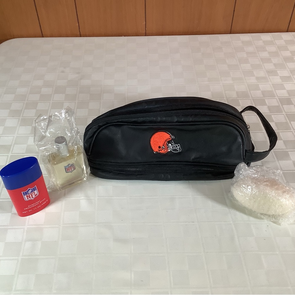 New NFL Black Toiletry Bag with Cleveland Browns Logo w/ soap, cologne, ect - Picture 1 of 2
